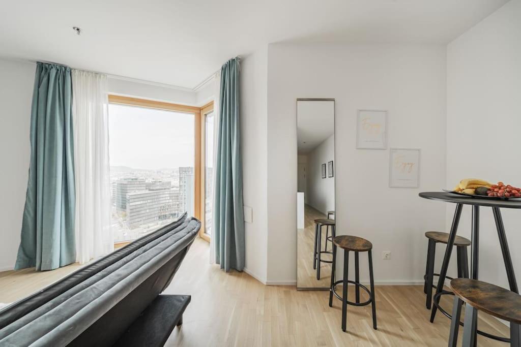 City Sky Studio Mit Balkon Viena Exterior foto