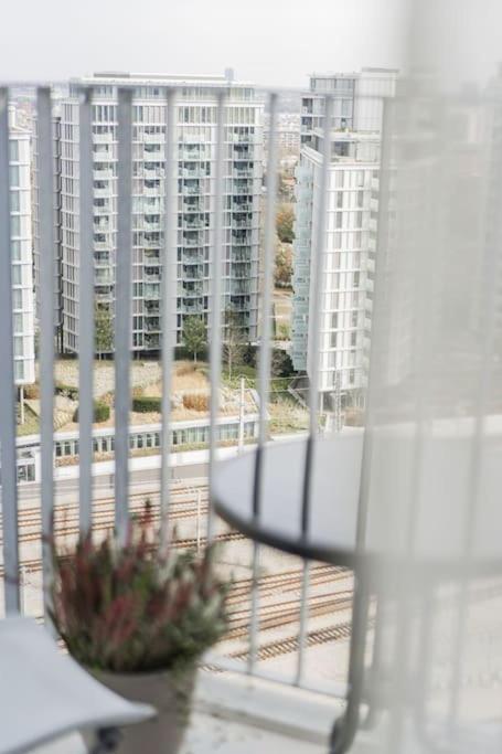 City Sky Studio Mit Balkon Viena Exterior foto